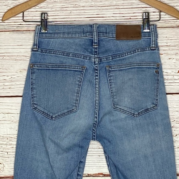 Madewell 9" Mid-Rise Skinny Jeans in Frankie Wash: Torn-Knee Edition Sz 24 - Picture 10 of 14
